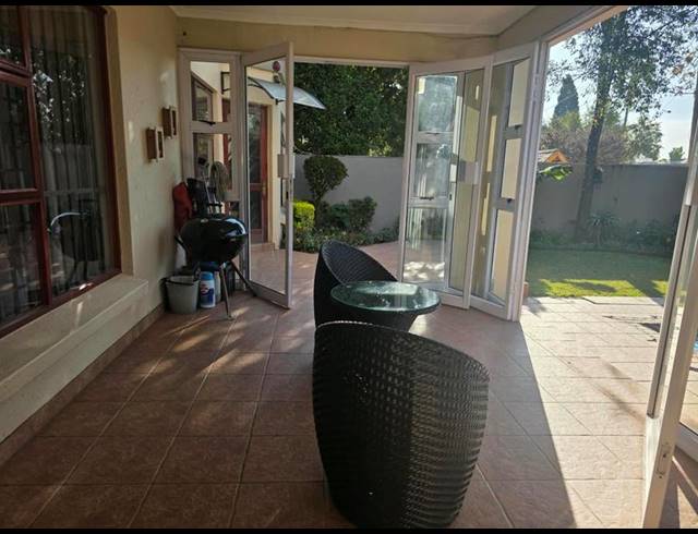 4 BEDROOM PROPERTY TO RENT IN SUNNINGHILL